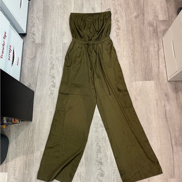 Vici Parisa Strapless Satin Tie Waist Jumpsuit Size Small - Picture 4 of 8